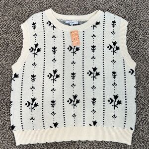 Polagram Black and Cream Floral Sleeveless Sweater